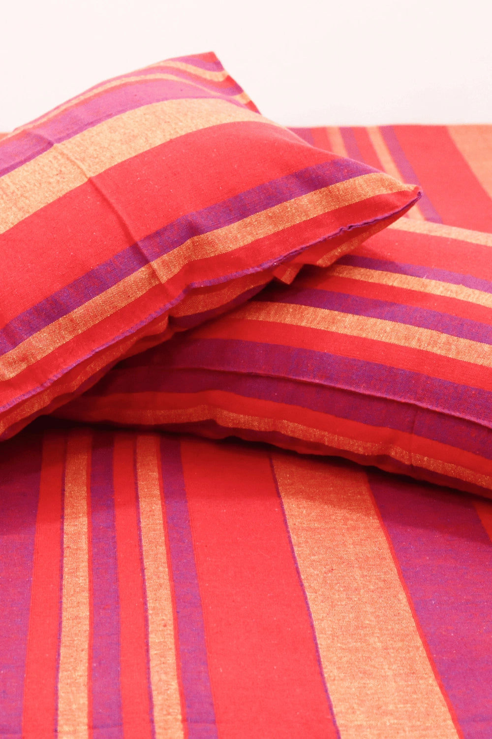 Handloom Cotton Bedsheet with Two Matching Pillow Covers | Handloom Certified