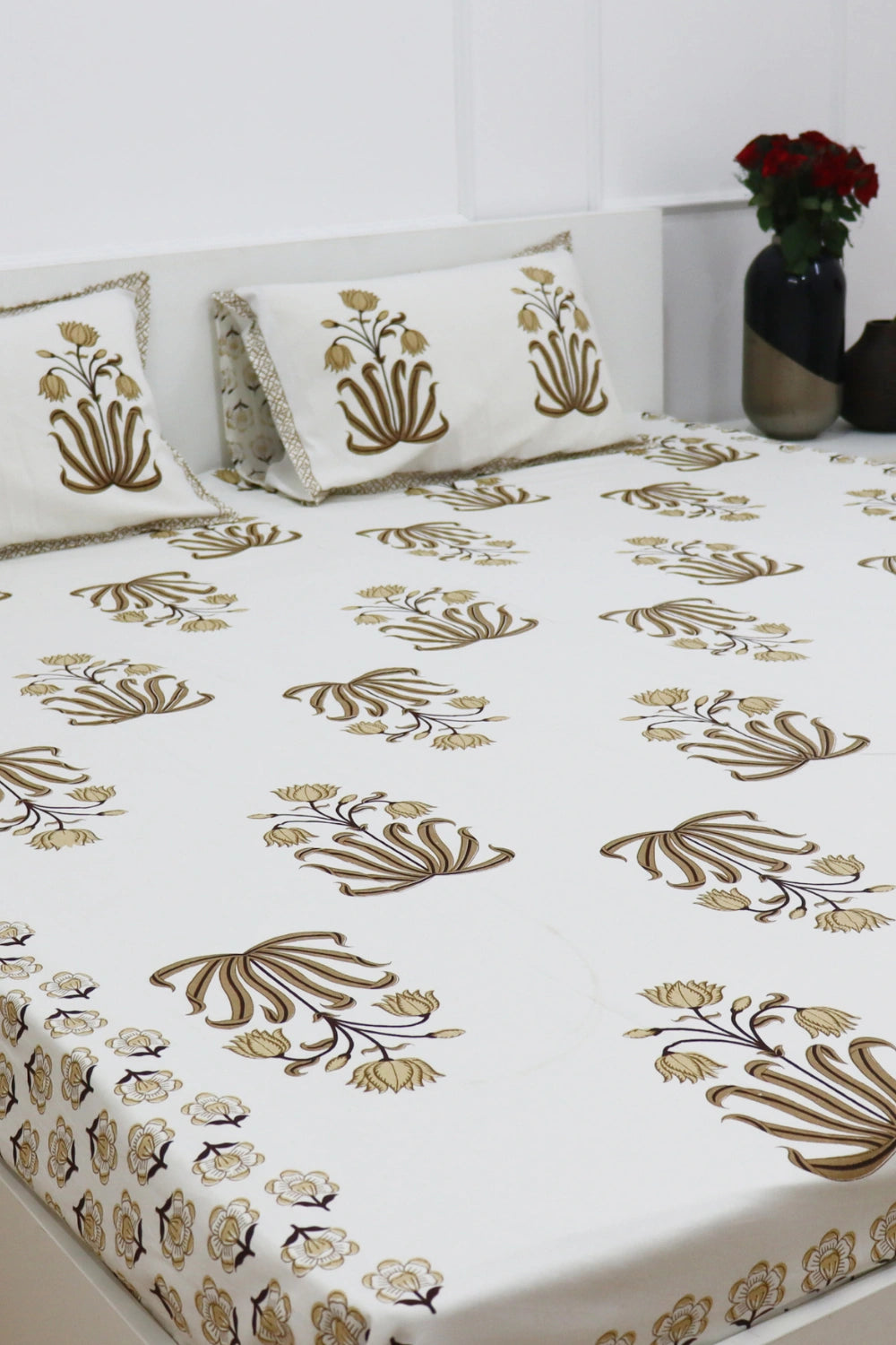 Holytulip Bedsheet with pillow covers