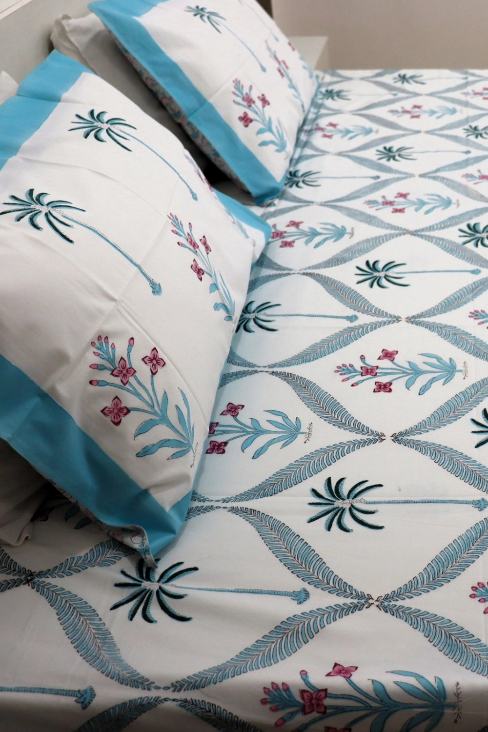 Ramya Block Print Percale Bed Sheet for Super king Size Bed 400 TC with Two Matching Pillow Covers