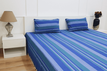 theindiglobal Premium Handloom Cotton bedsheet for double bed (90 X 100 Inches) with 2 Pillow Covers, Classic Lines, 210 Threadcount ( Blue)