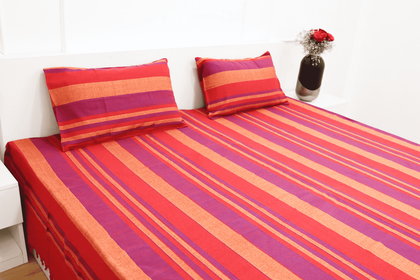 theindiglobal Premium Handloom Cotton bedsheet for double bed (90 X 100 Inches) with 2 Pillow Covers, Classic Lines, 210 Threadcount (Red-Purple)…