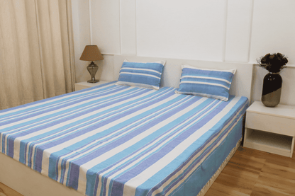 theindiglobal Premium Handloom Cotton bedsheet for double bed (90 X 100 Inches) with 2 Pillow Covers, Classic Lines, 210 Threadcount (Light Blue)…