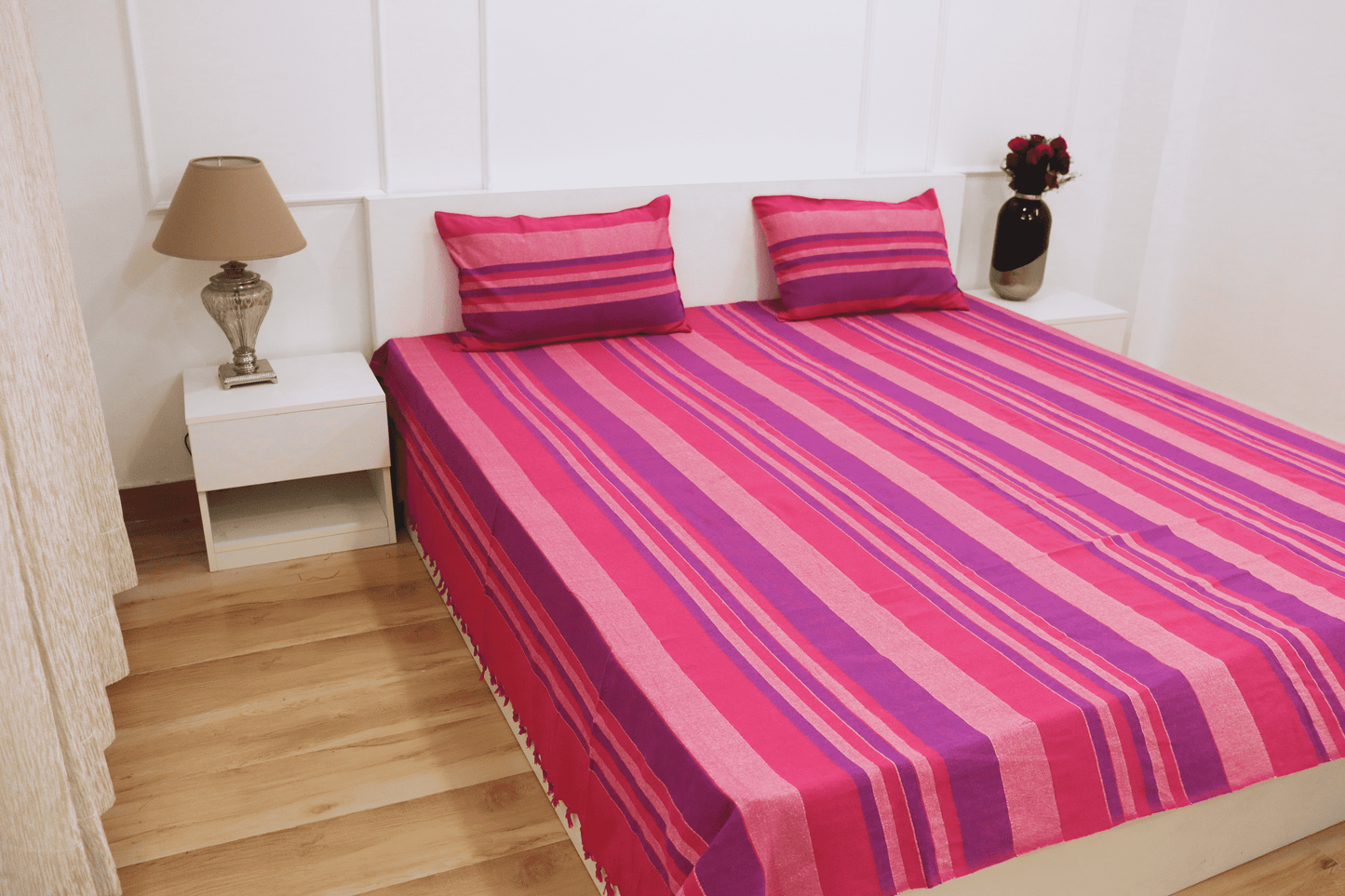 theindiglobal Premium Handloom Cotton bedsheet for double bed (90 X 100 Inches) with 2 Pillow Covers, Classic Lines, 210 Threadcount (Pink)…