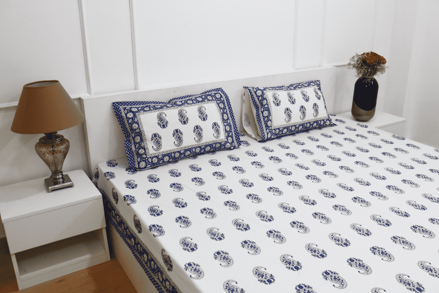 theindiglobal Handprinted Cotton bedsheet for Double bed (90 X 100 Inches) with 2 Reversible Pillow Covers, Paisley, 210 Threadcount (Blue)…