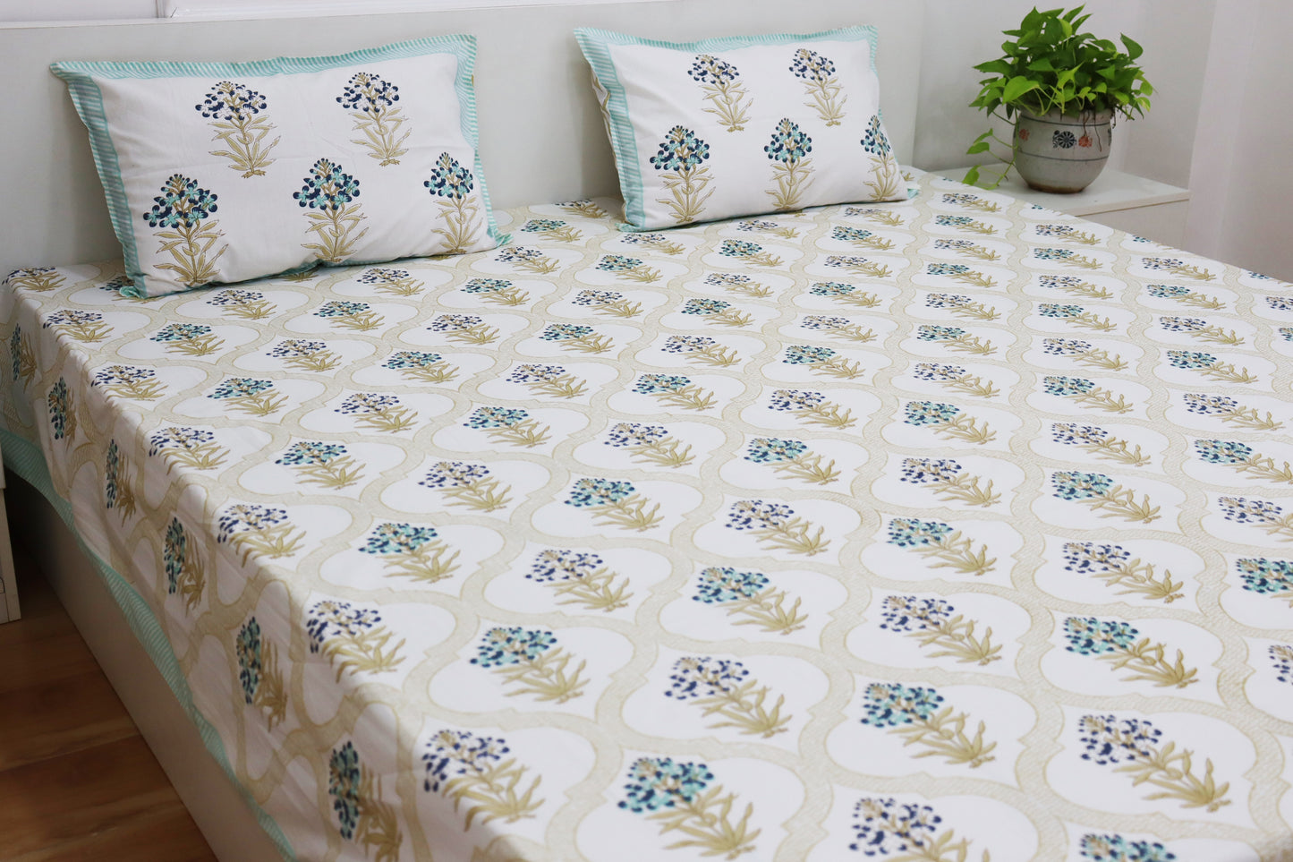 Veda Handblock Printed Percale Bedsheet 300 TC With Two Reversible Pillow Covers