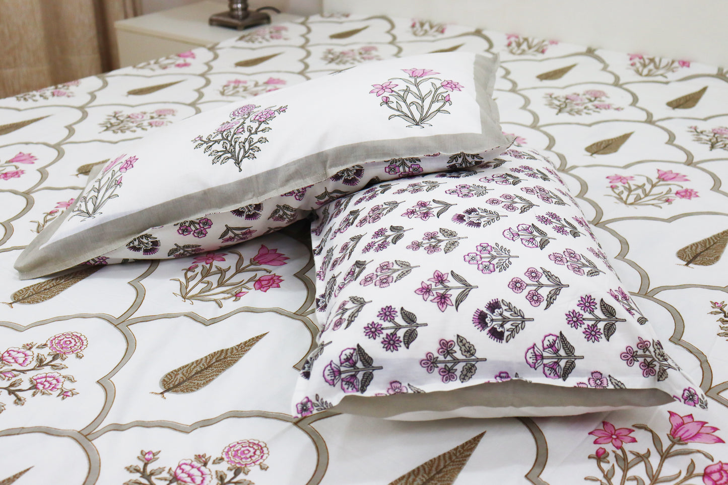 Veda Handblock Printed Percale Bedsheet 300 TC With Two Reversible Pillow Covers