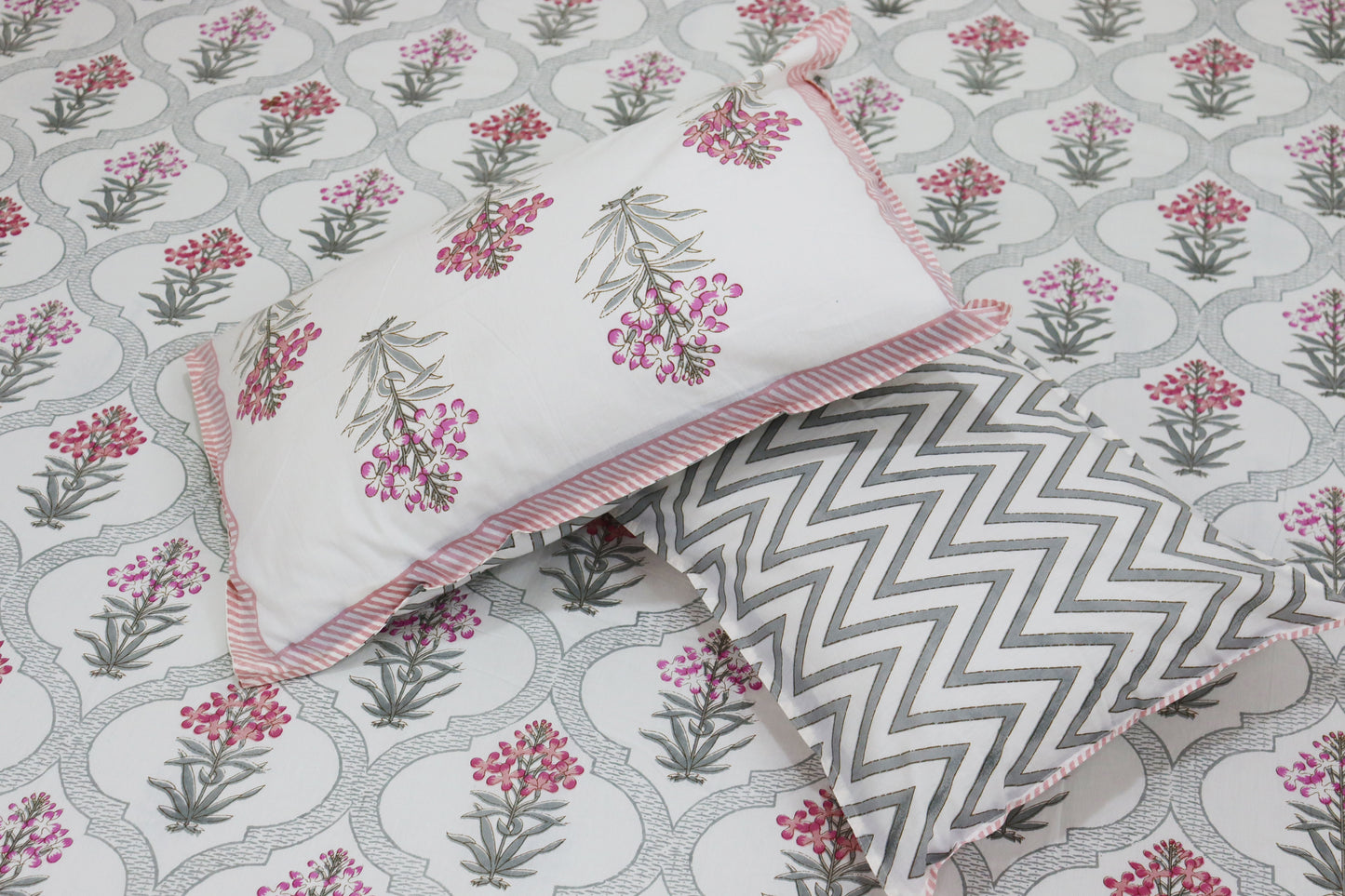 Veda Handblock Printed Percale Bedsheet 300 TC With Two Reversible Pillow Covers