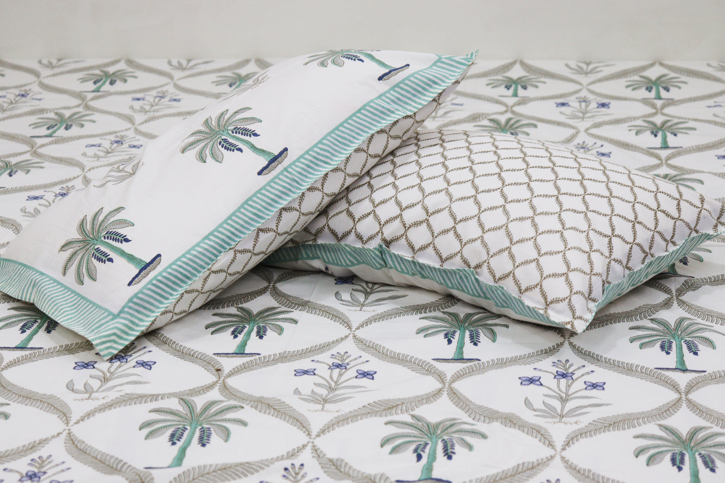 Veda Handblock Printed Percale Bedsheet 300 TC With Two Reversible Pillow Covers