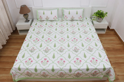 Veda Handblock Printed Percale Bedsheet 300 TC With Two Reversible Pillow Covers