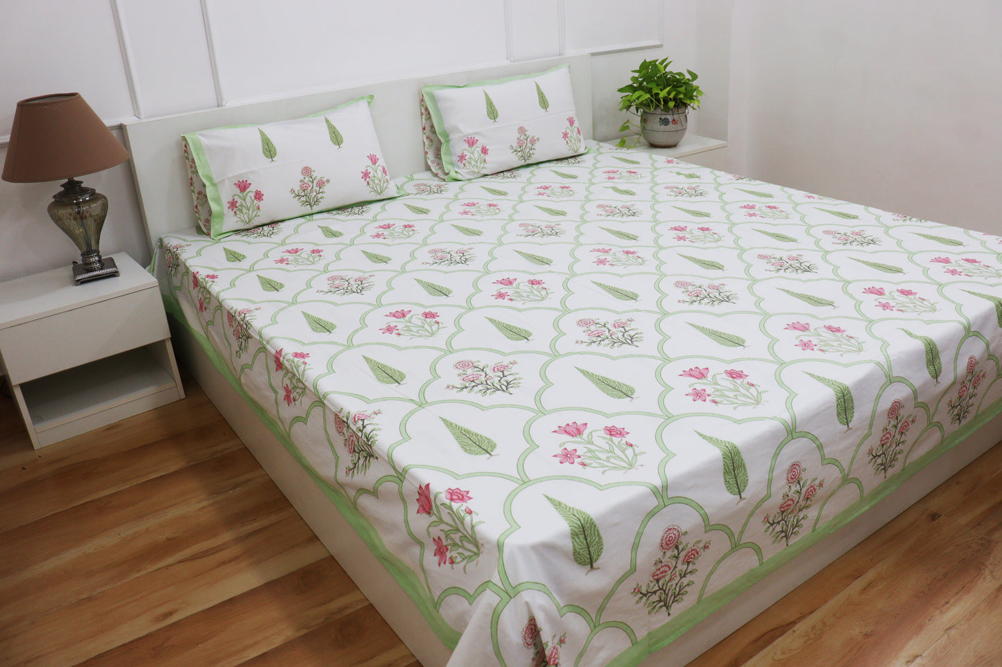 Veda Handblock Printed Percale Bedsheet 300 TC With Two Reversible Pillow Covers