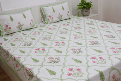 Veda Handblock Printed Percale Bedsheet 300 TC With Two Reversible Pillow Covers