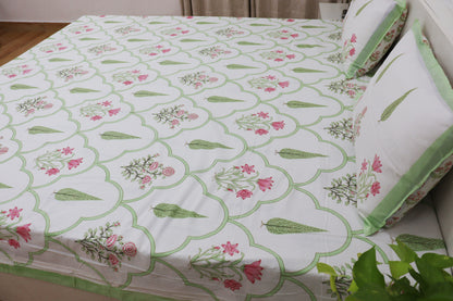 Veda Handblock Printed Percale Bedsheet 300 TC With Two Reversible Pillow Covers