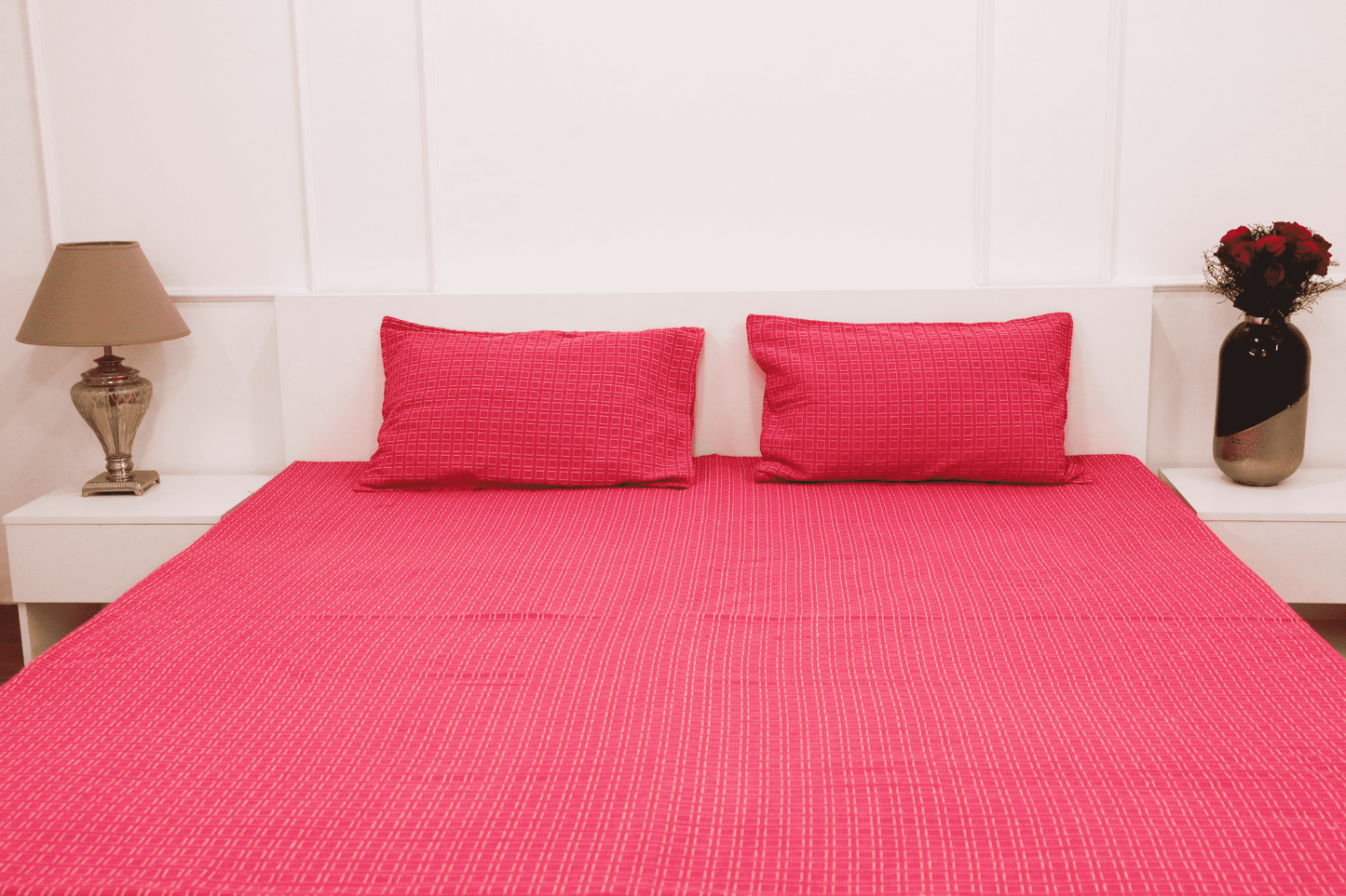 theindiglobal Premium Handloom Cotton Double Bedsheet with 2 Pillow Covers, Handwoven Quilted Bedcover 90 X 100 Inches, 210 Threadcount, Pink