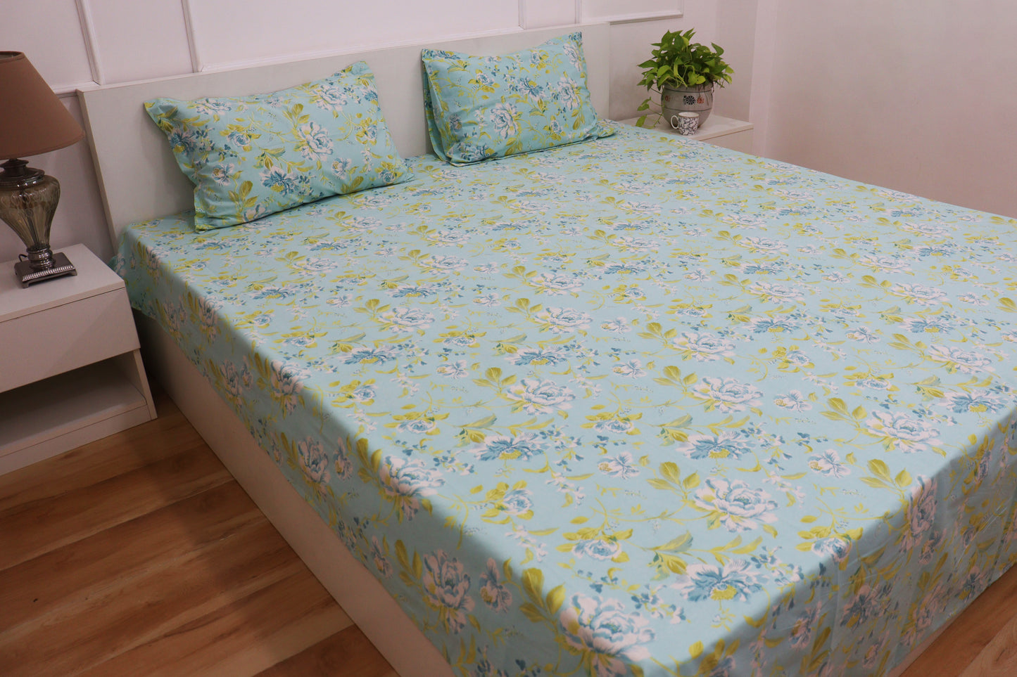 Utsav Bedsheet with Two Reversible Pillow Covers