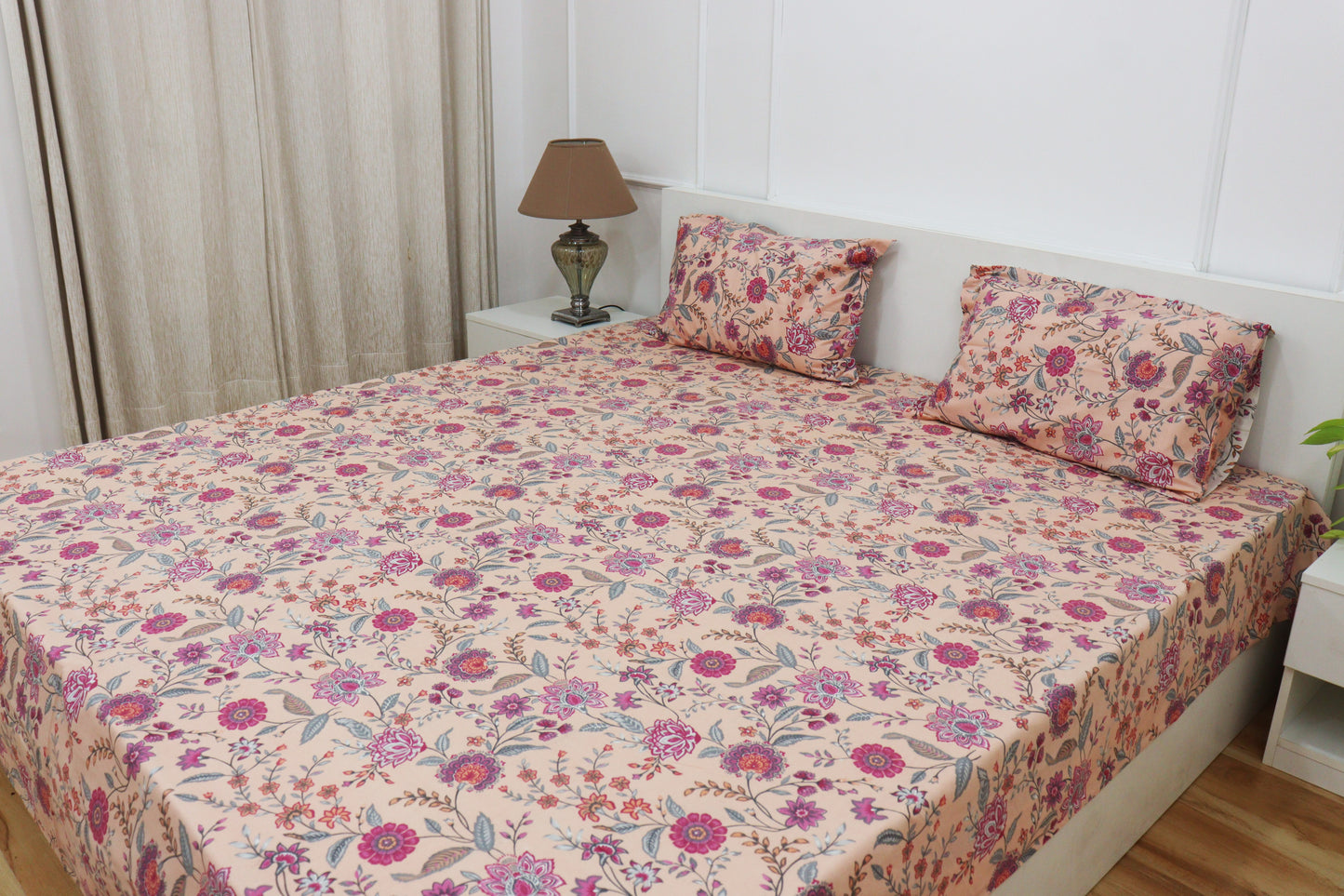 Utsav Bedsheet With Two Reversible Pillow Covers