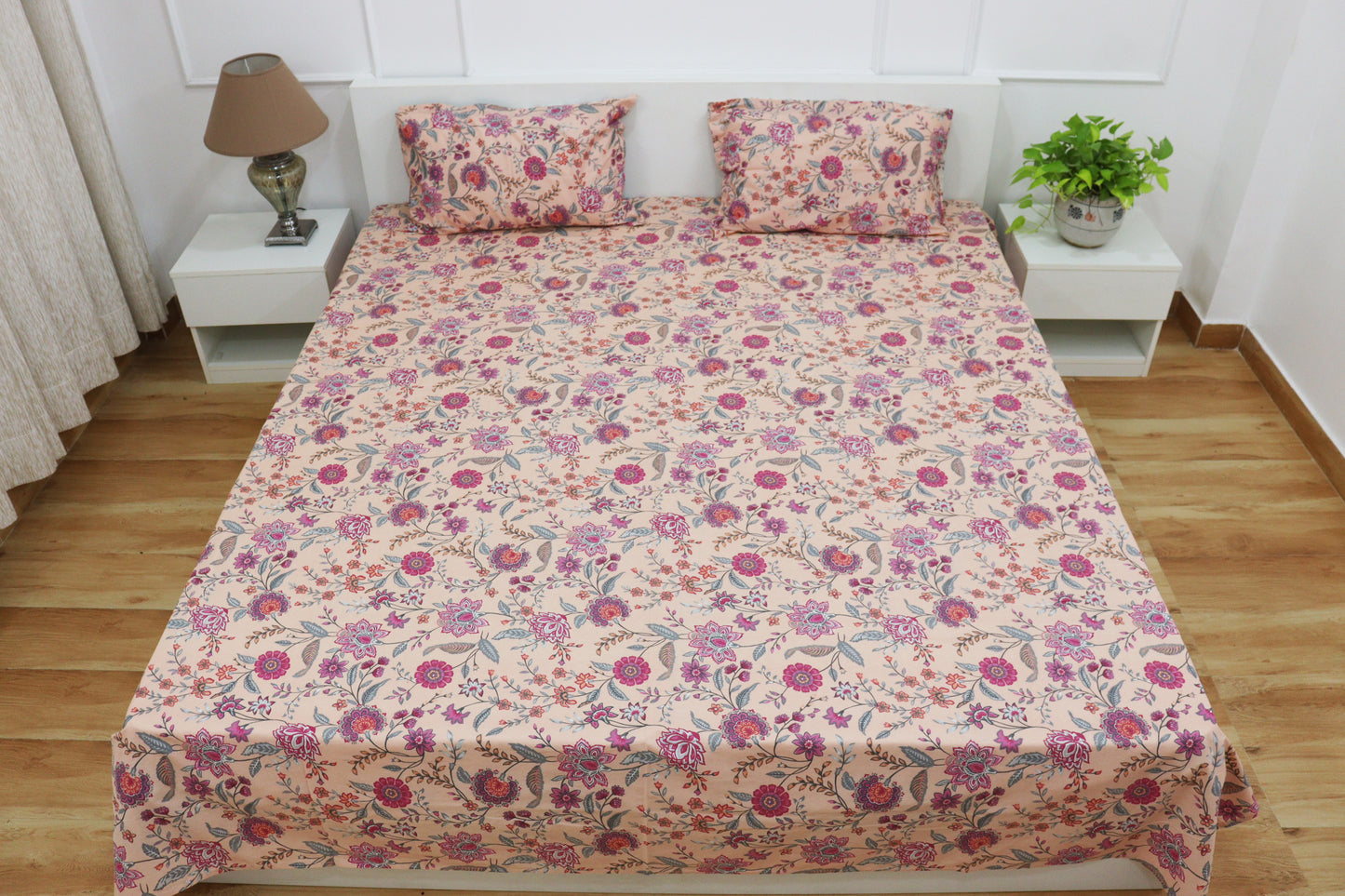 Utsav Bedsheet With Two Reversible Pillow Covers