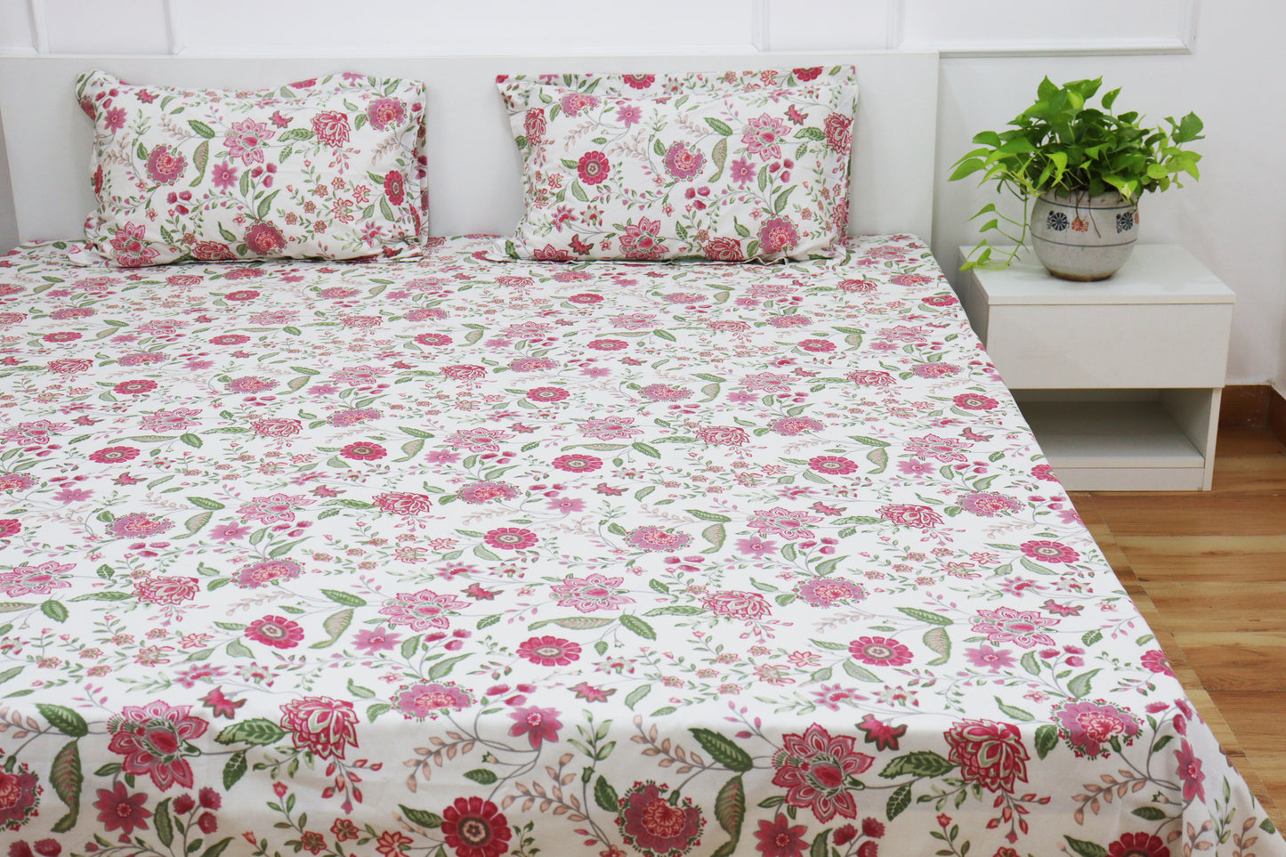 Utsav Bedsheet with Two Reversible Pillow Covers